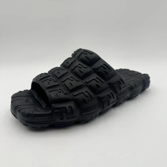 Fendi Black Logo Embossed Rubber Cloud Slides Size - 7 - Picture 6 of 10